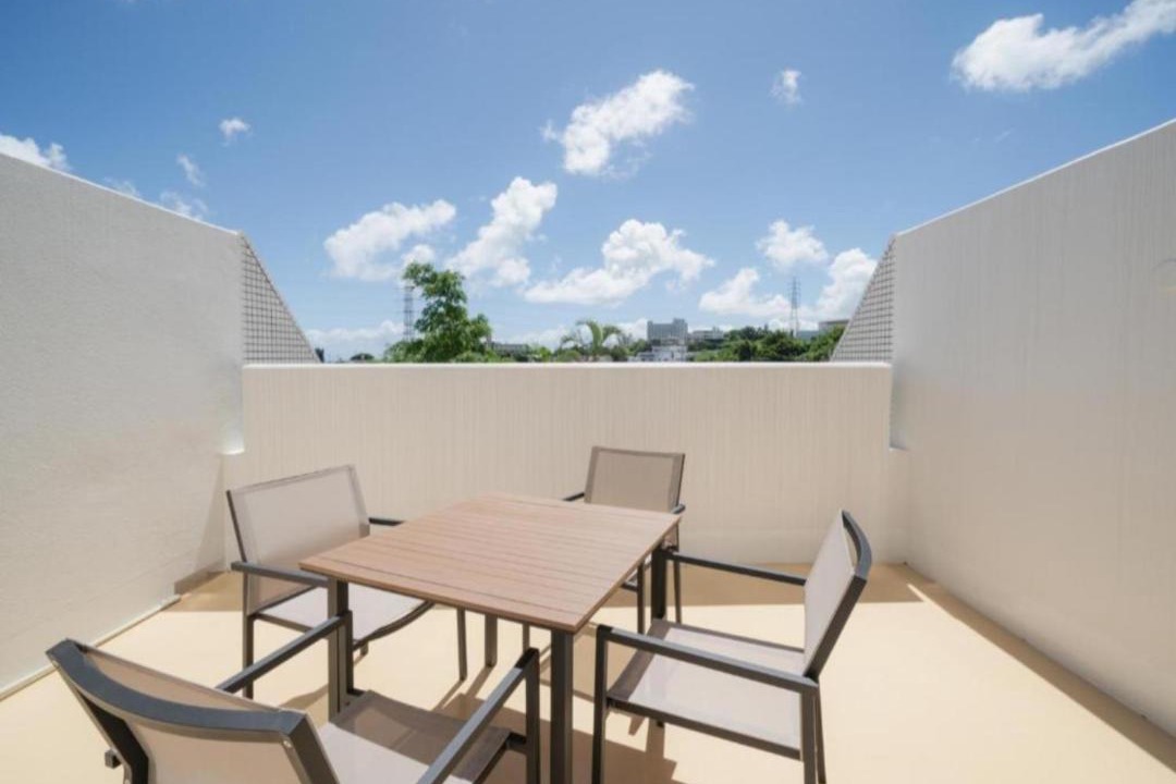 Photo of Patio Balcony in Hiyagon