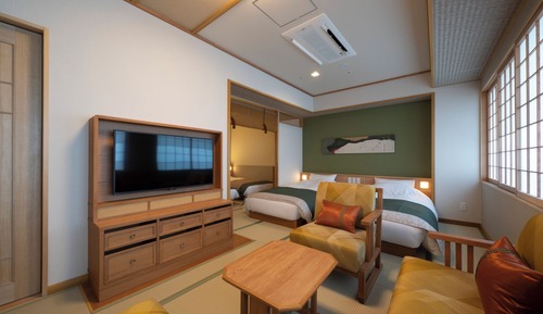 Deluxe Quadruple Room, Multiple Beds, Non Smoking, Bathtub