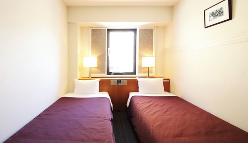 Economy Twin Room, Smoking