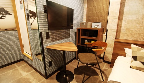 Double Room (C)