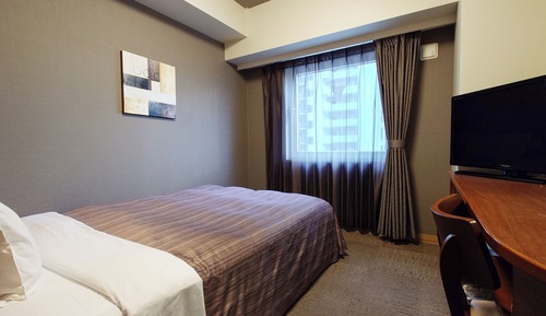 Single Room, Smoking (Only E-cigarettes Allowed)