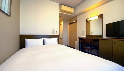 Semi Double Room, Smoking