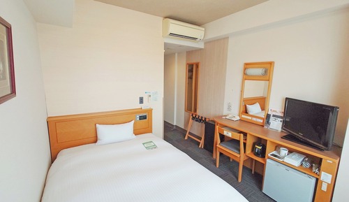 Single Room, Smoking