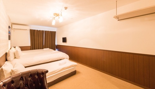 Premium Twin Room (With an Extra Bed)