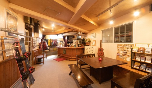 Renovated Twin Room with Private Shower and Toilet, Mountainside