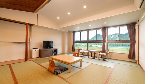 Standard Japanese Style Room with 10 Tatami Mats (River Side) - Shared Bathroom - Non-Smoking