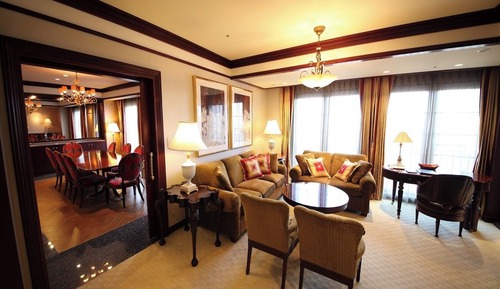 Luxury Suite