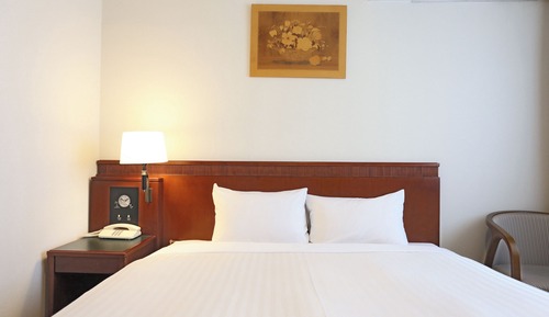 Large Double Room, Smoking