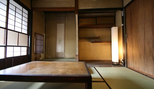 Traditional Twin Room, Shared Bathroom