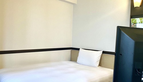 Single Room, Smoking