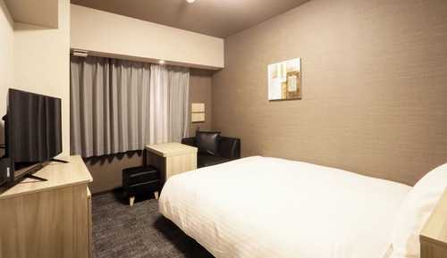 Single Room, Smoking (Only E-cigarettes Allowed)