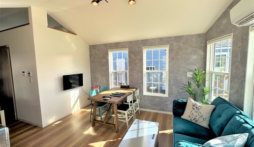Grouse (up to 5 guests): Family-friendly, equipped with a BBQ grill, Non Smoking