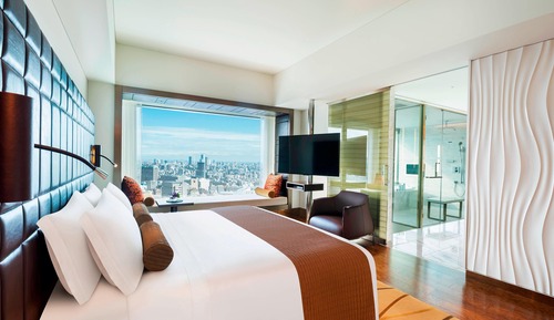 Prince Gallery Suite with Club Lounge Access