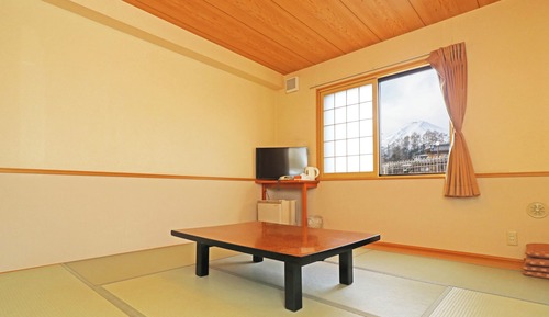 Japanese room, Smoking