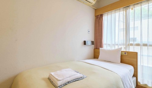 Single Room, Smoking
