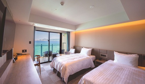 Superior Room, 2 Twin Beds, Balcony, Oceanfront (with Extra Bed)