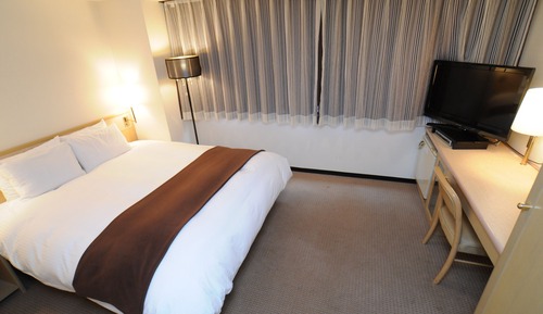 Double Room, Smoking