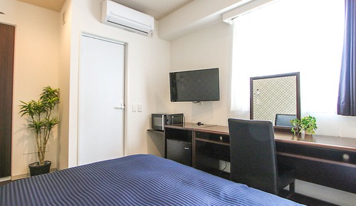 Single Room, Smoking