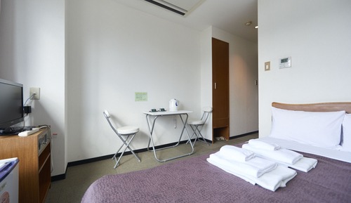 Semi-double Room, Smoking