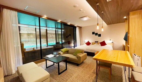 Room 13 Suite with Hot Spring Bath