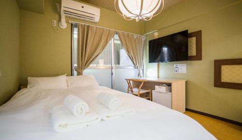 One-Bedroom Premier Apartment