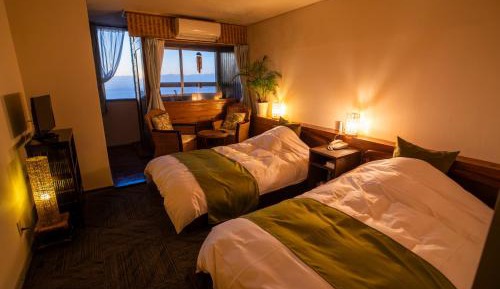 Standard Twin Room with Sea View