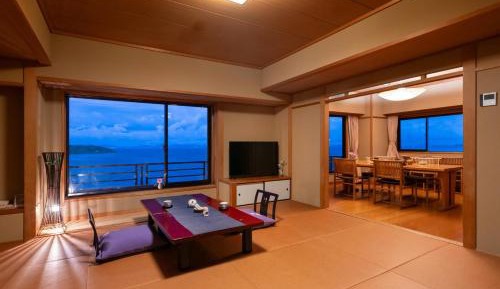 Deluxe Suite with Sea View