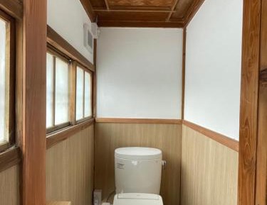 Twin Room with Shared Bathroom