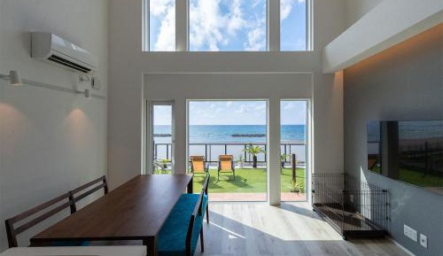 One-Bedroom Apartment with Ocean View