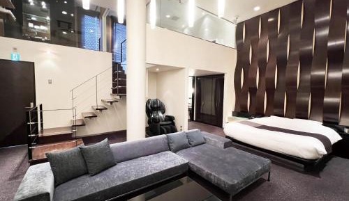 Deluxe King Suite