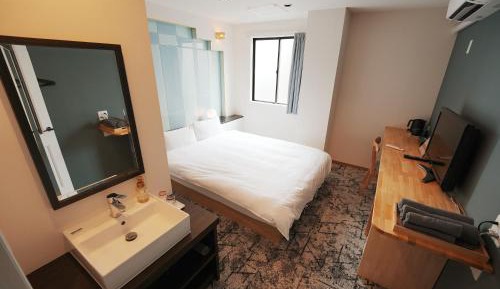 Standard Queen Room