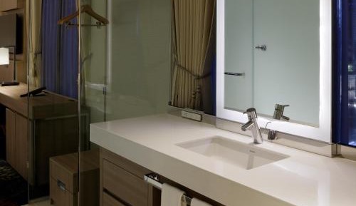 Deluxe Corner Triple Room