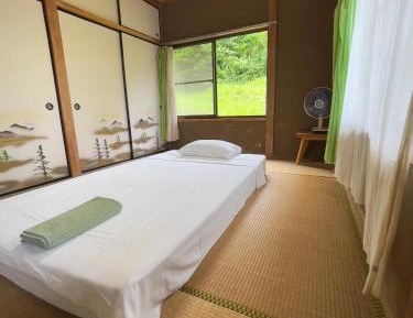 Single Room with Shared Bathroom