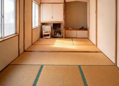 Japanese-Style Room