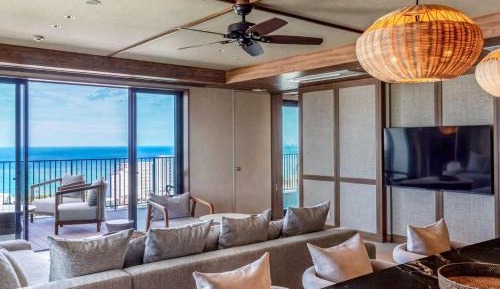 BLISSTIA Suite with Lounge Access