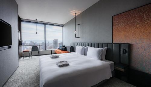Deluxe King Room - Non-Smoking
