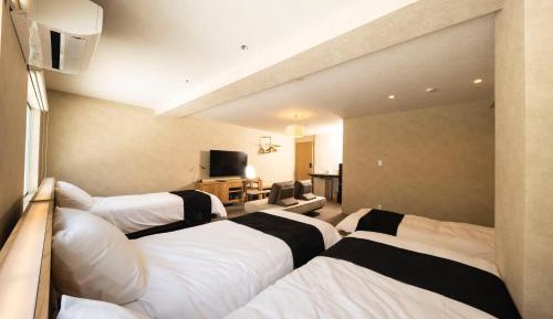 Quadruple Room with Private Bathroom