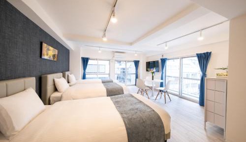 Triple Room with City View