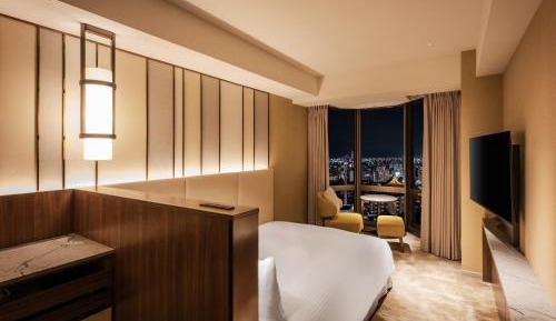 Superior Double with Skytree Side