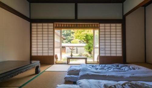 Quadruple Room with Shared Bathroom