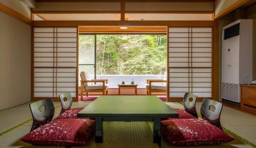 Corner Japanese-Style Room