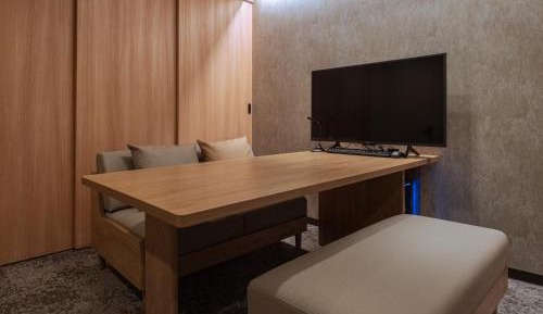 Connecting One-Bedroom Apartment (8 Single-Beds)