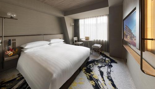 Deluxe Queen Room