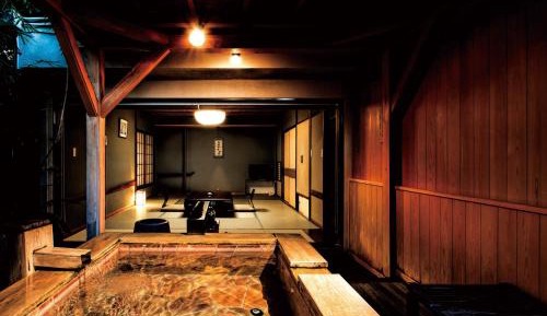 Suite with Hot Tub