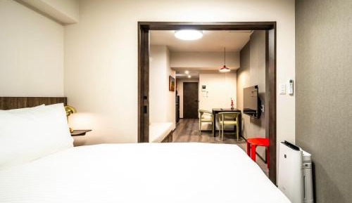 Premier One-Bedroom Apartment