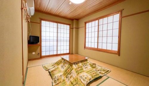 Japanese-Style Single Room