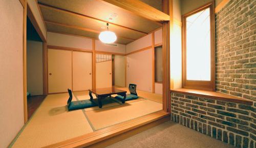 Japanese-Style Twin Room with Shared Bathroom and Private Toilet