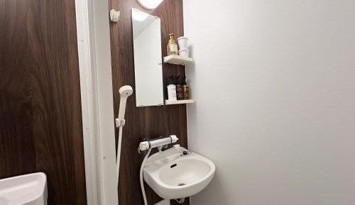 Single Room with Shower - Smoking
