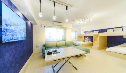 Quadruple Room with Couch