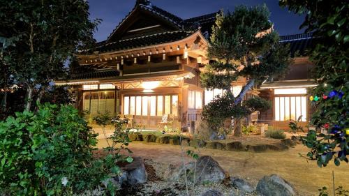 Villa with Garden View